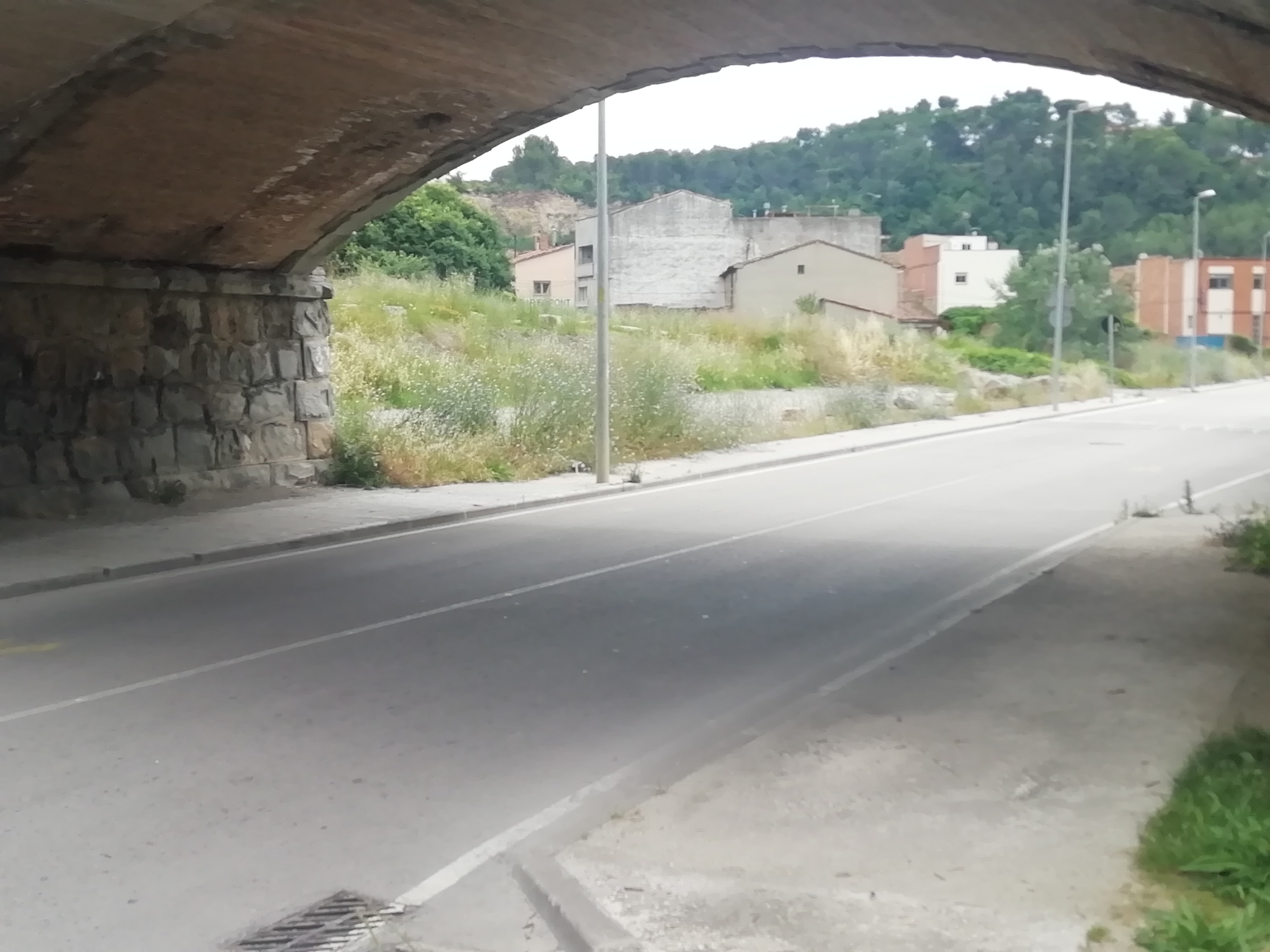 Imatge pels mitjans: Fer un pas de vianants sota el pont de la carretera de la Rata
