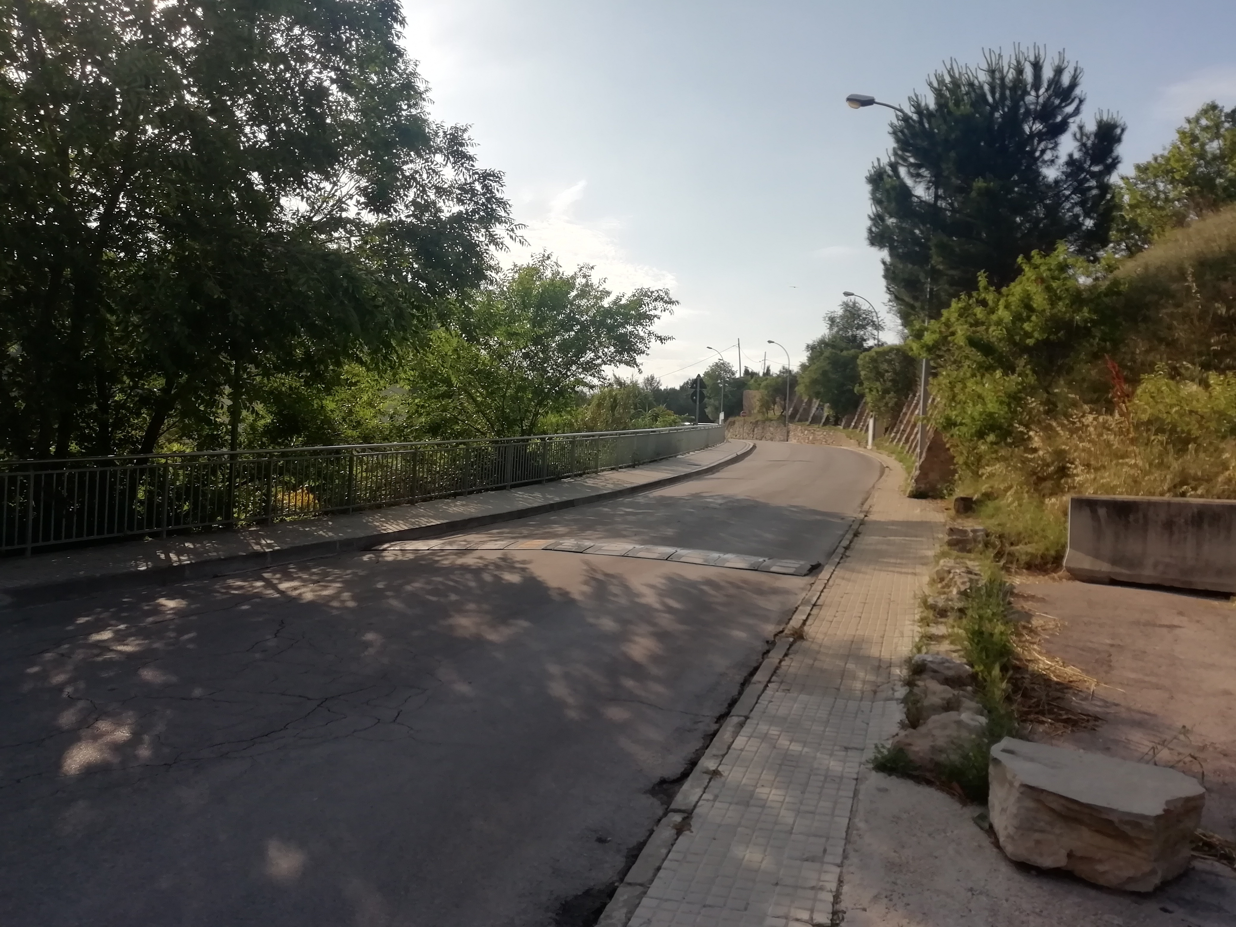 Imagen para los medios: Pintar un camí a l&#39;escola al C. Pas Blau